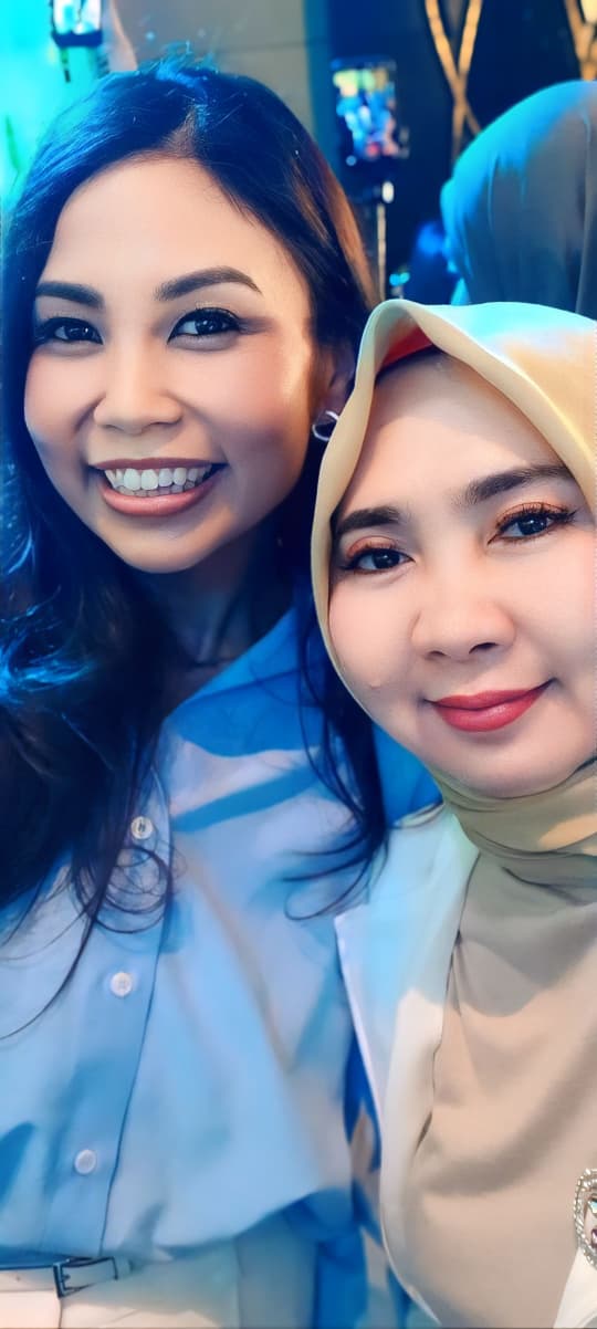 Senyum Profesional Bersama
