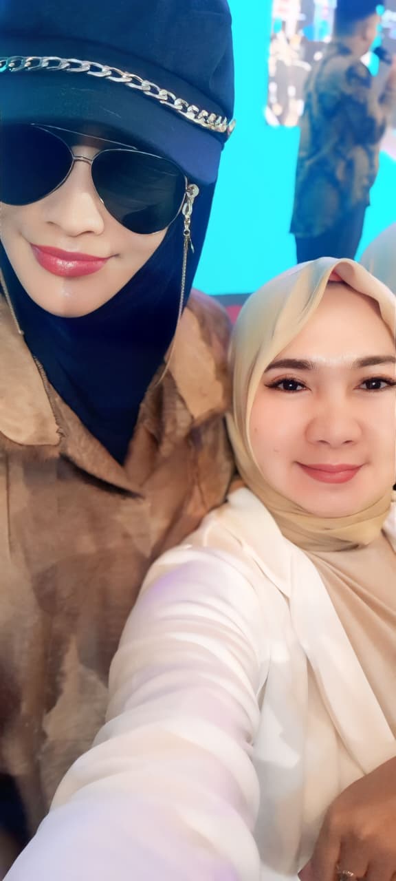 Selfie Gaya Hijab Elegan
