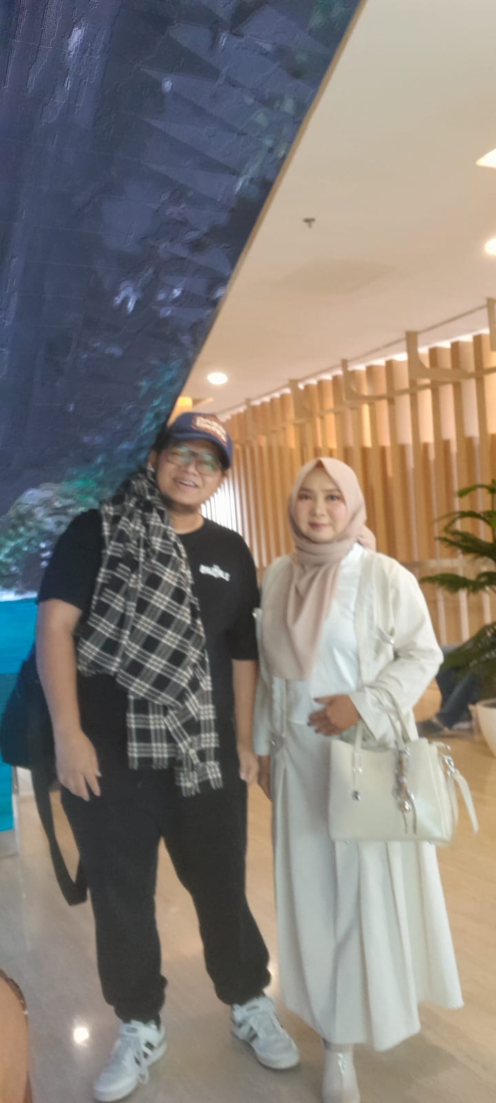 Momen di Lobby Modern